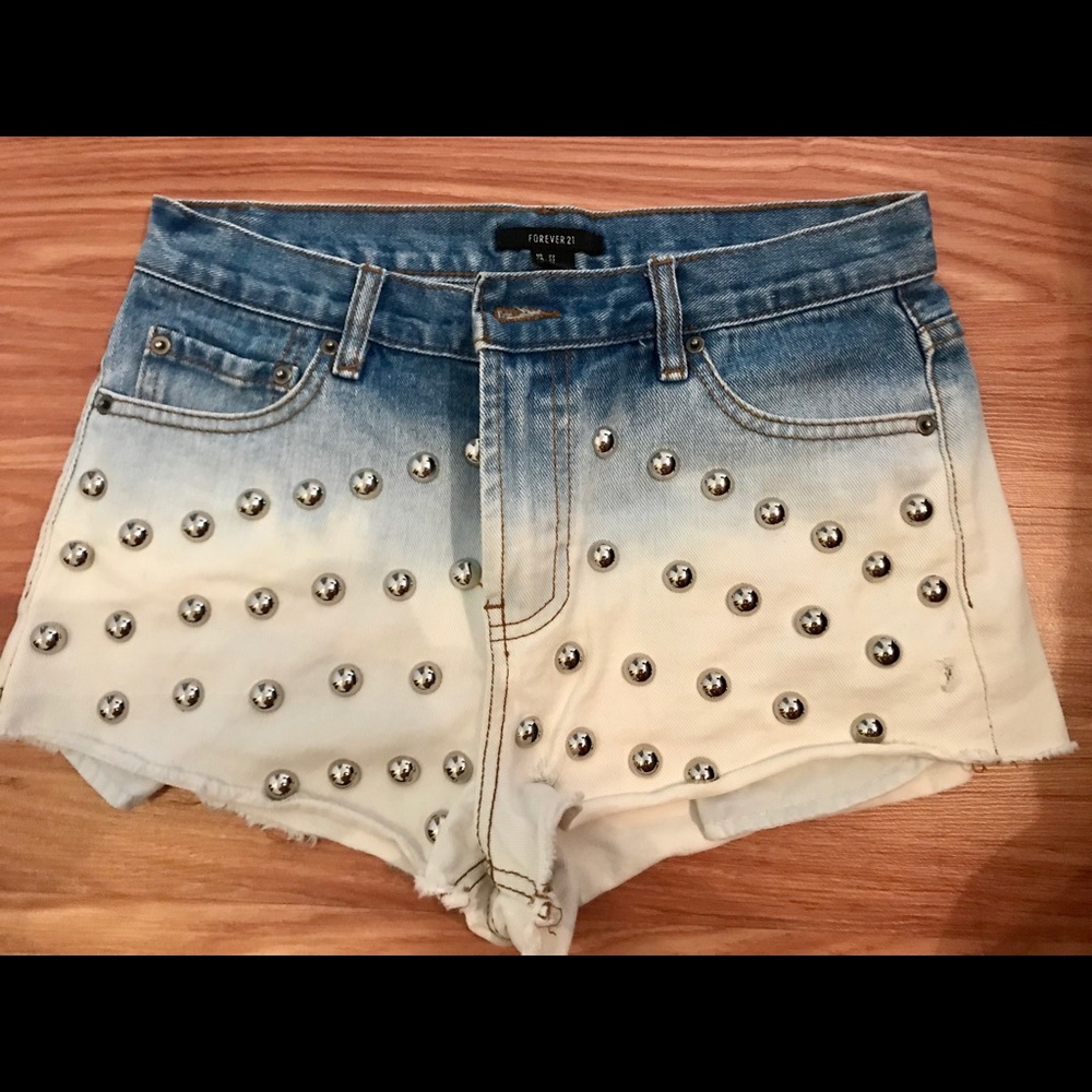 Jean short with silver studs